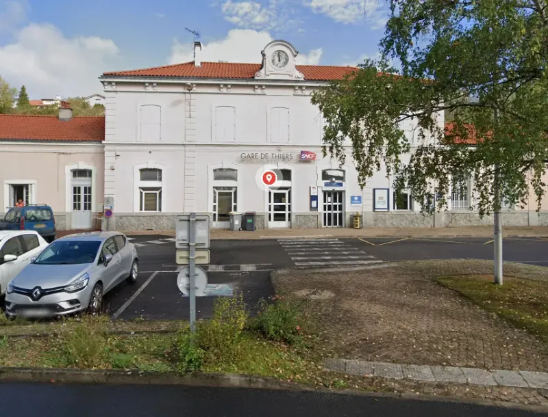 chemin arrivée à pied par la gare de thiers-Élégance Spa Suite-suite privative-espace bien-être-spa privatif-sauna finlandais-jacuzzi-balnéo-espace détente-réservation évènements-anniversaire-fête-groupe-amoureux-famille-suite de luxe-Thiers-Puy-de-Dôme-1
